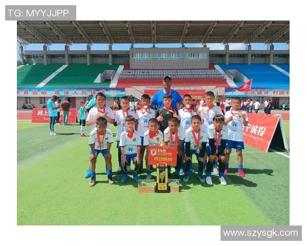 足球明星米西亲临新疆助力青少年足球发展与交流活动